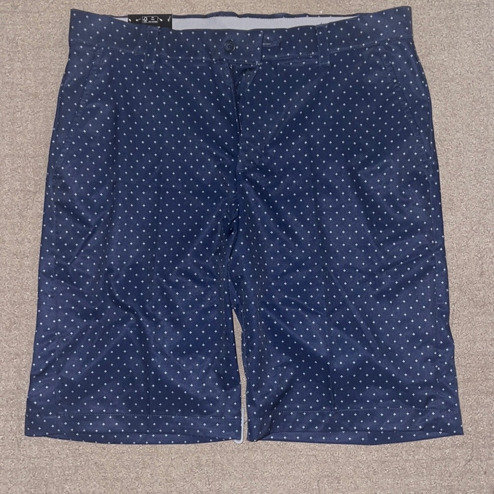 Greg Norman micro lux golf short size 32